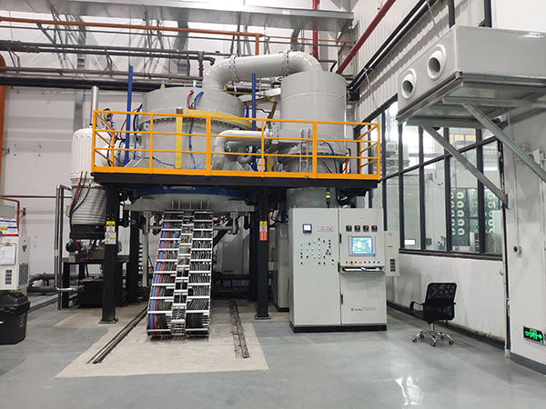 立式真空钎焊设备.jpg 立式真空钎焊设备.jpg